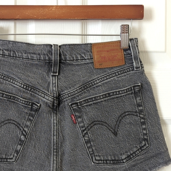 Levi's Premium 501 Classic High Rise Cut Off Raw Hem Button Fly Jean Shorts 25 - Picture 12 of 13